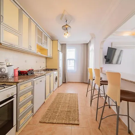 Apartment Central & Cozy Apartment Close To Beach In Alanya
