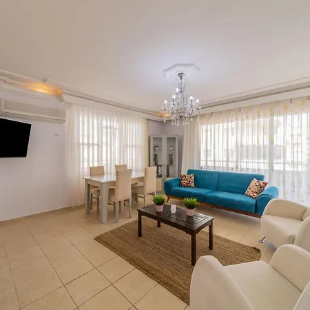 Central & Cozy Apartment Close To Beach In Alanya شقة