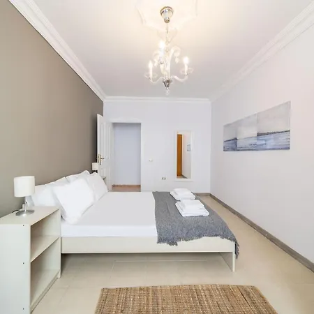 Central & Cozy Apartment Close To Beach In Alanya شقة ماهموتلار